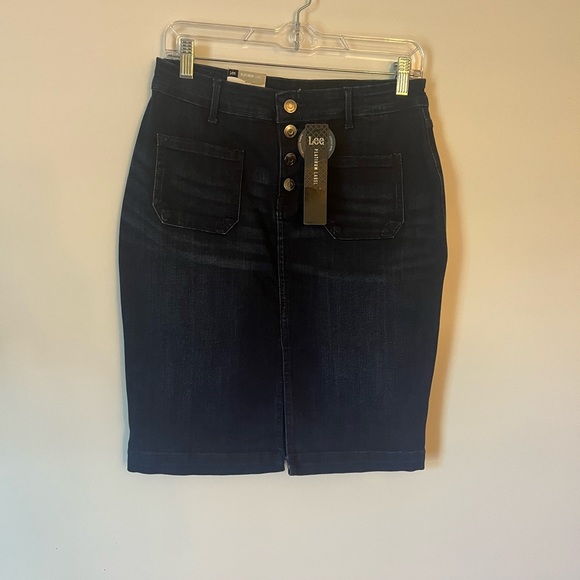 Lee Dresses & Skirts - Lee Platinum Label Jean Skirt Size 6 Petite